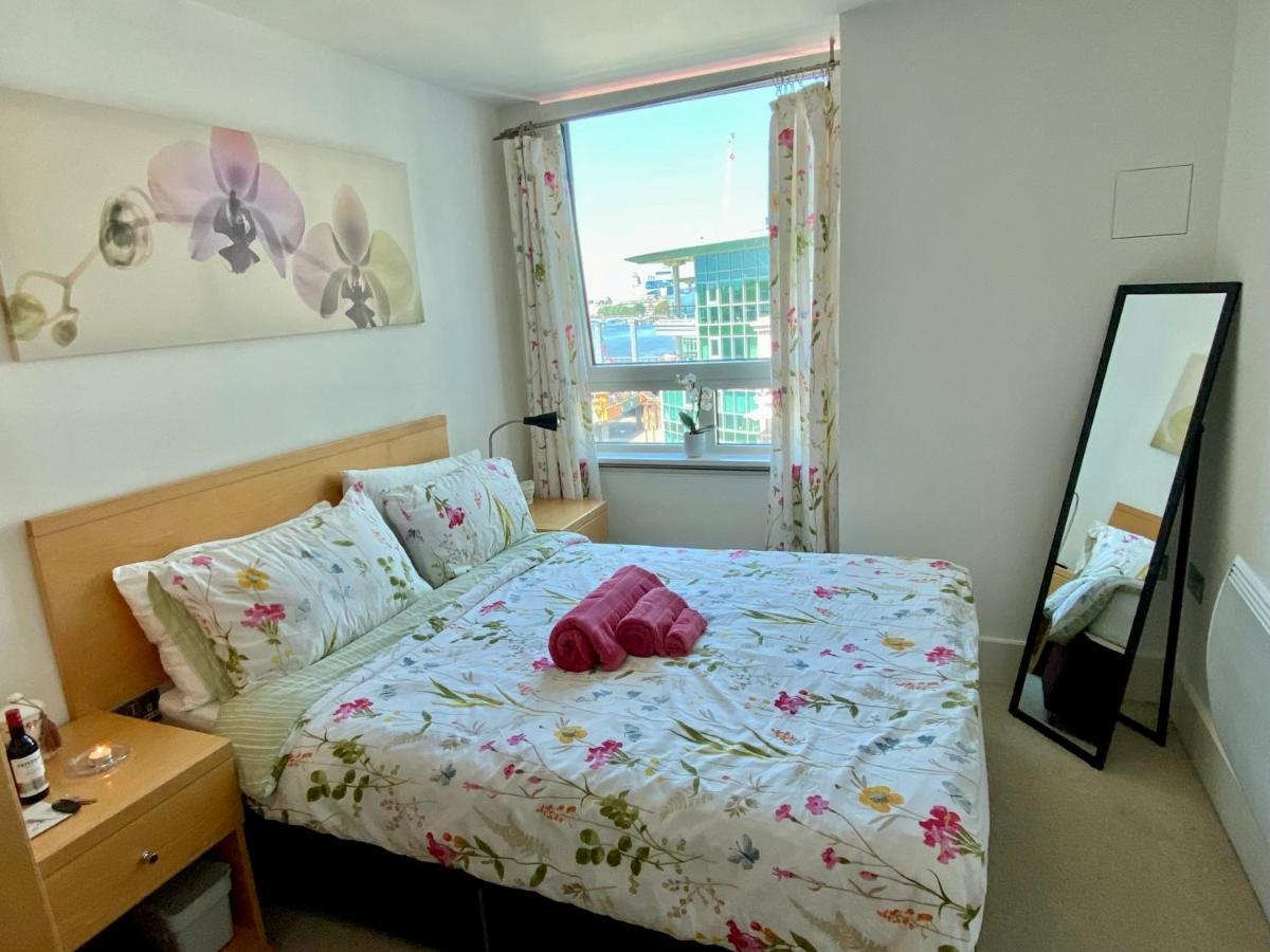 Alloggio in famiglia Cosy Private With Private Bathroom In A River View Flat Londra